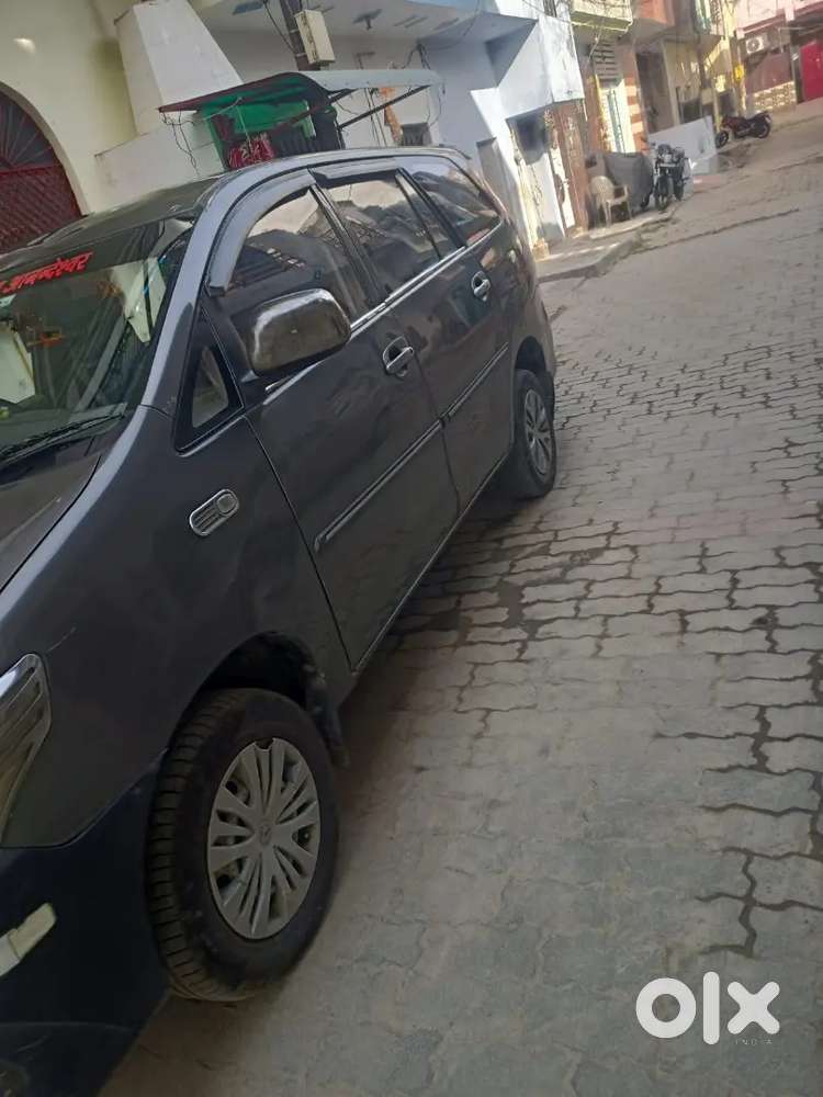 Toyota Innova 2012 Diesel 165000 Km Driven