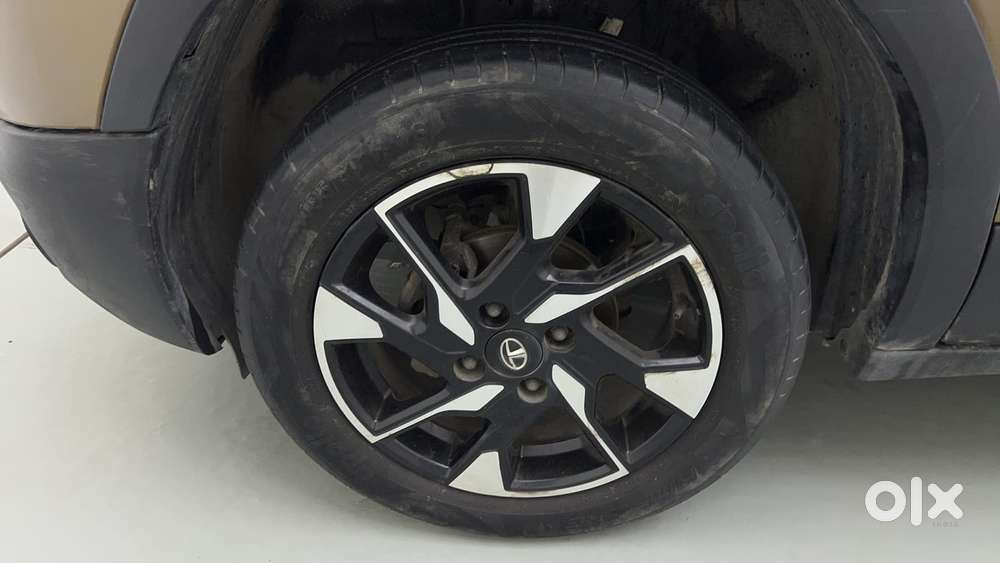 Tata Punch 1.2 Revotron Creative Amt Dual Tone, 2022, Petrol