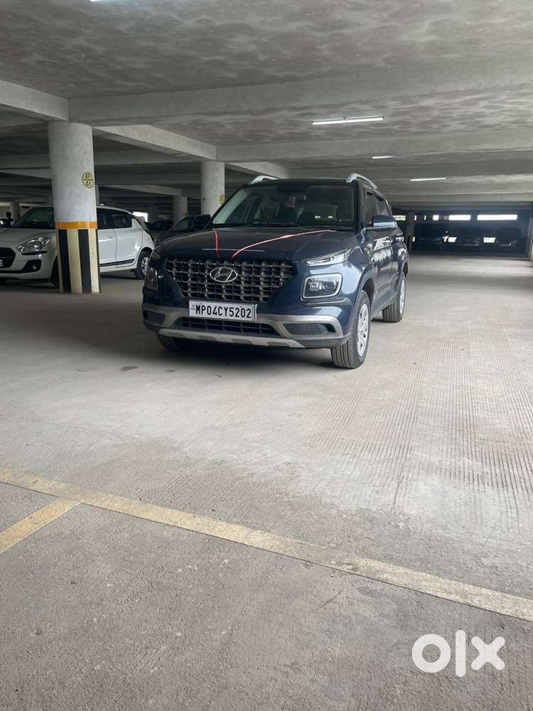 Hyundai Venue Petrol Manual 2019