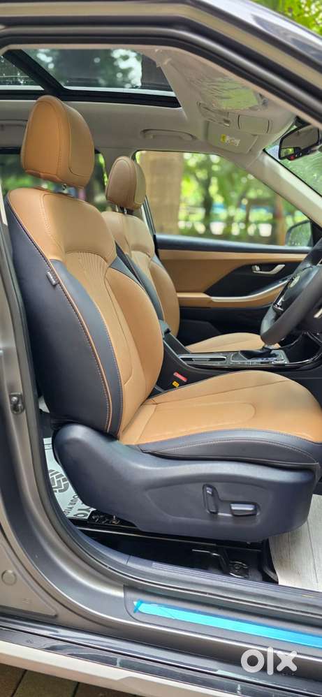 Hyundai Alcazar 1.5 Tdct Signature (o) 7s Petrol, 2025, Petrol