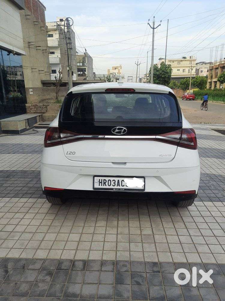Hyundai I20 Sportz 1.2 Ivt, 2023, Petrol