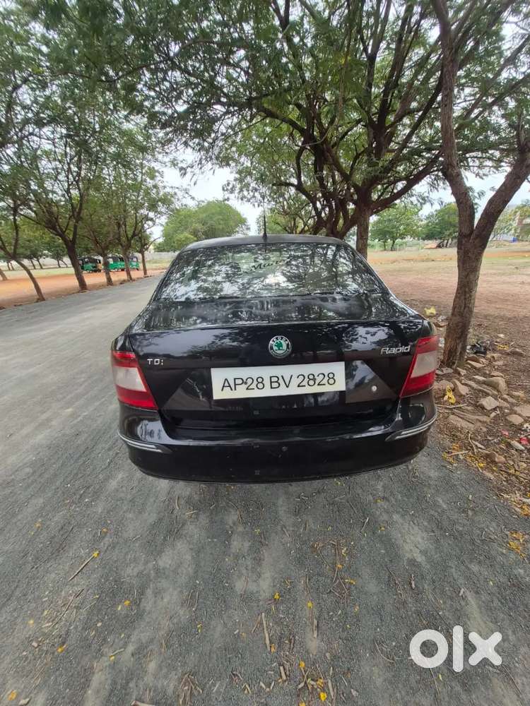 Skoda Rapid 1.6 Elegance 2013