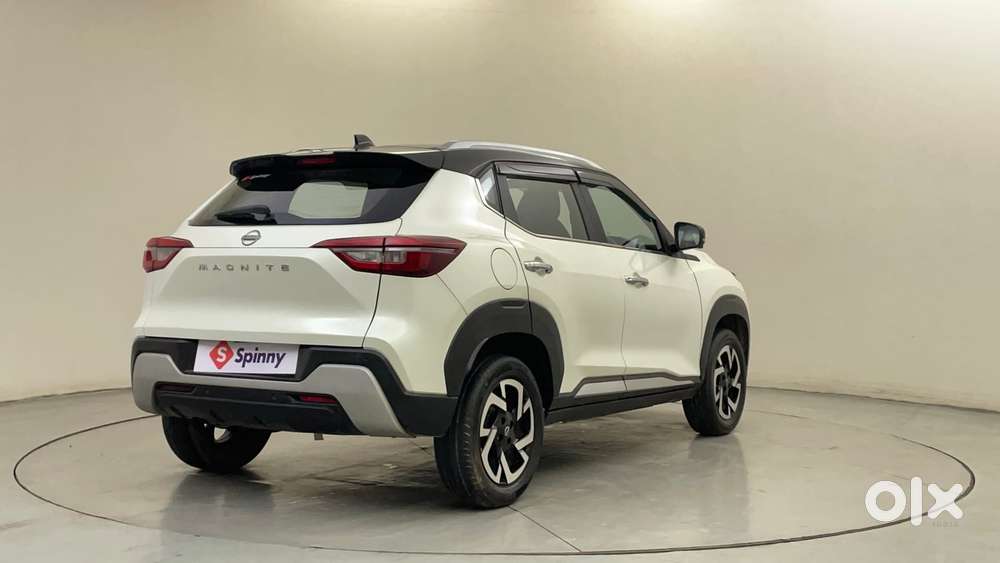 Nissan Magnite 1.0 Xv Premium Dual Tone, 2024, Petrol