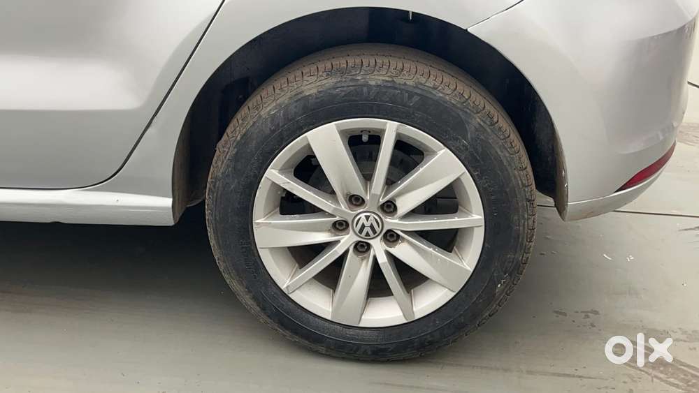 Volkswagen Polo Petrol Highline 1.2l, 2016, Petrol