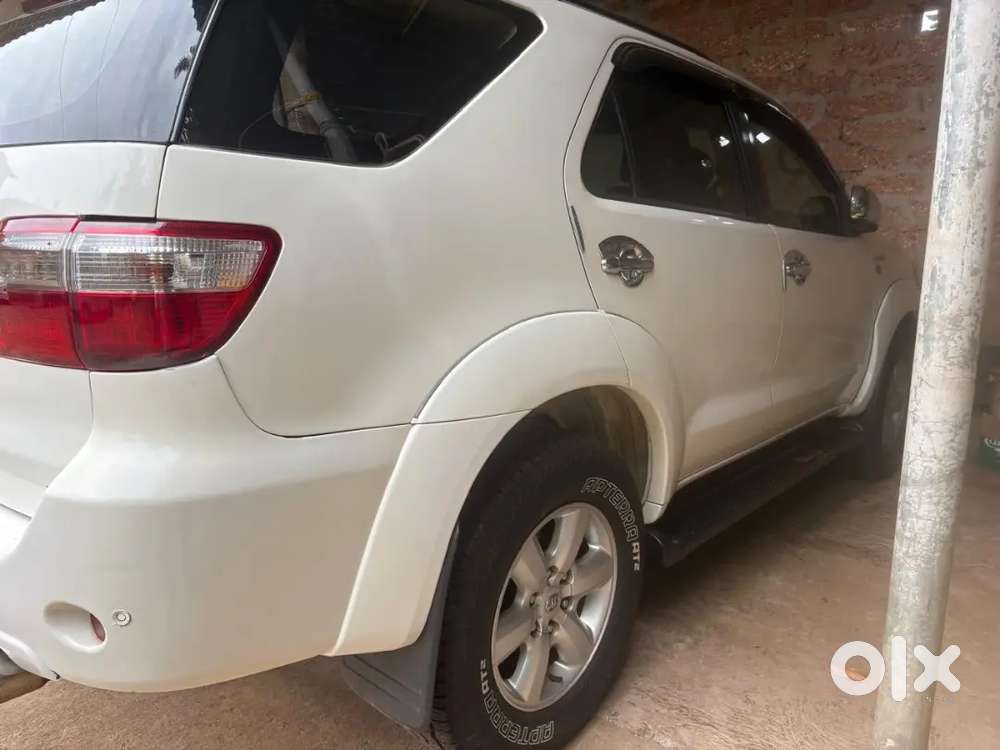 Toyota Fortuner 2011