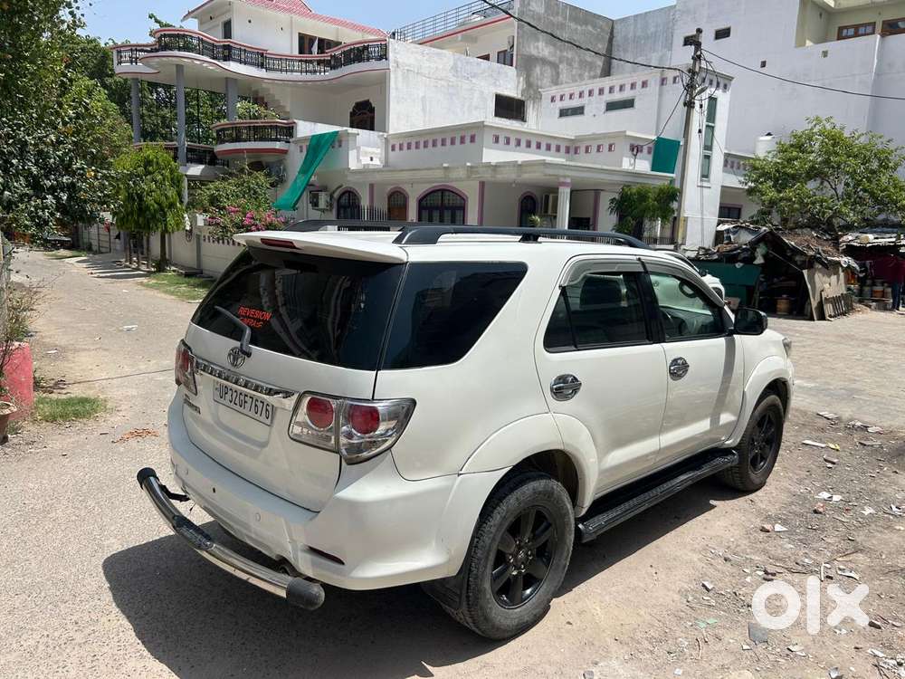 Toyota Fortuner 3.0 4x4 Manual, 2011, Diesel