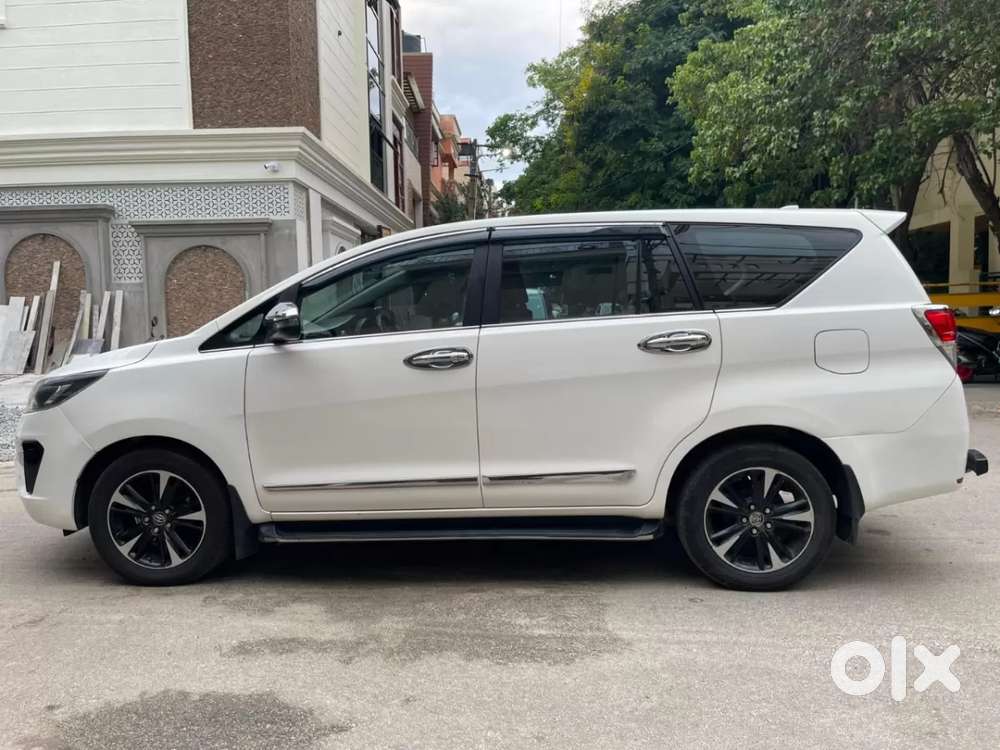 Toyota Innova Crysta 2.8 Zx At 7 Seater, 2019, Diesel