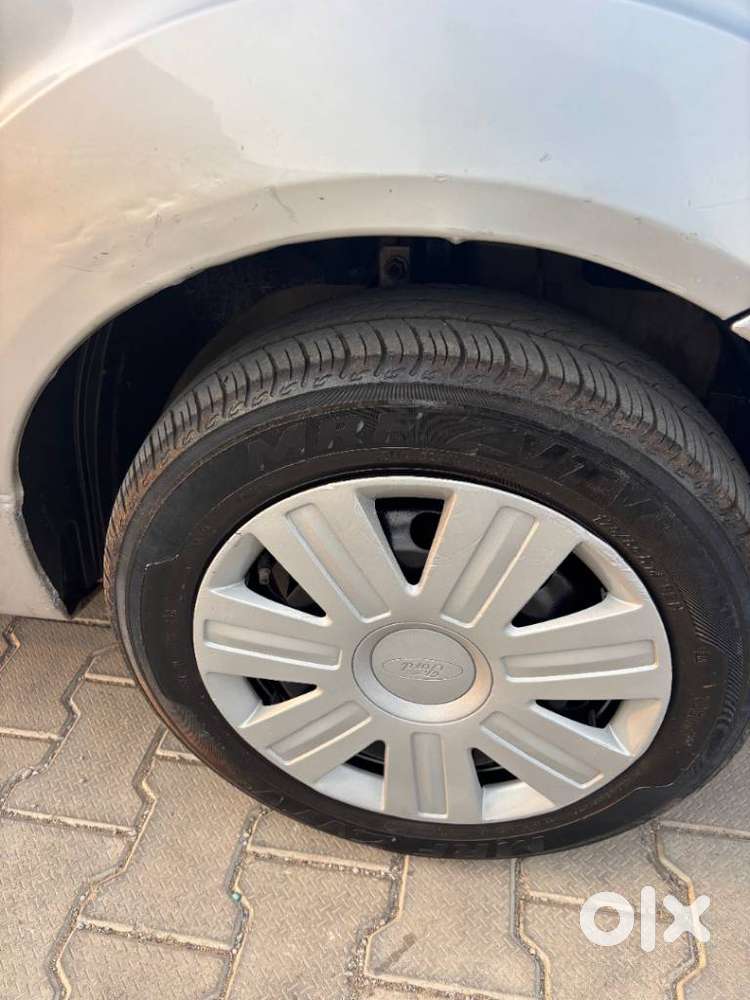 Ford Figo, 2011, Petrol