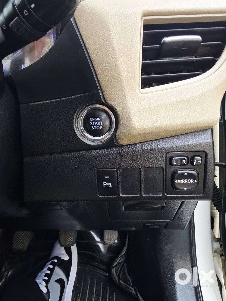 Toyota Corolla Altis 1.8g Limited, 2016, Petrol