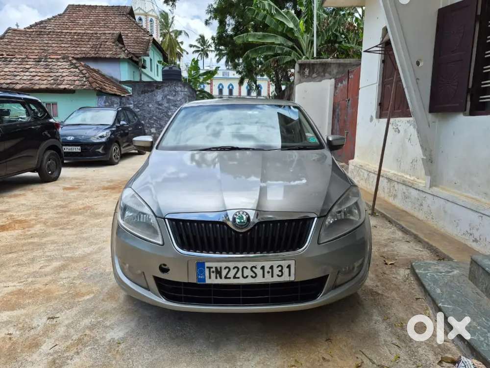 Skoda Rapid Elegance 2012