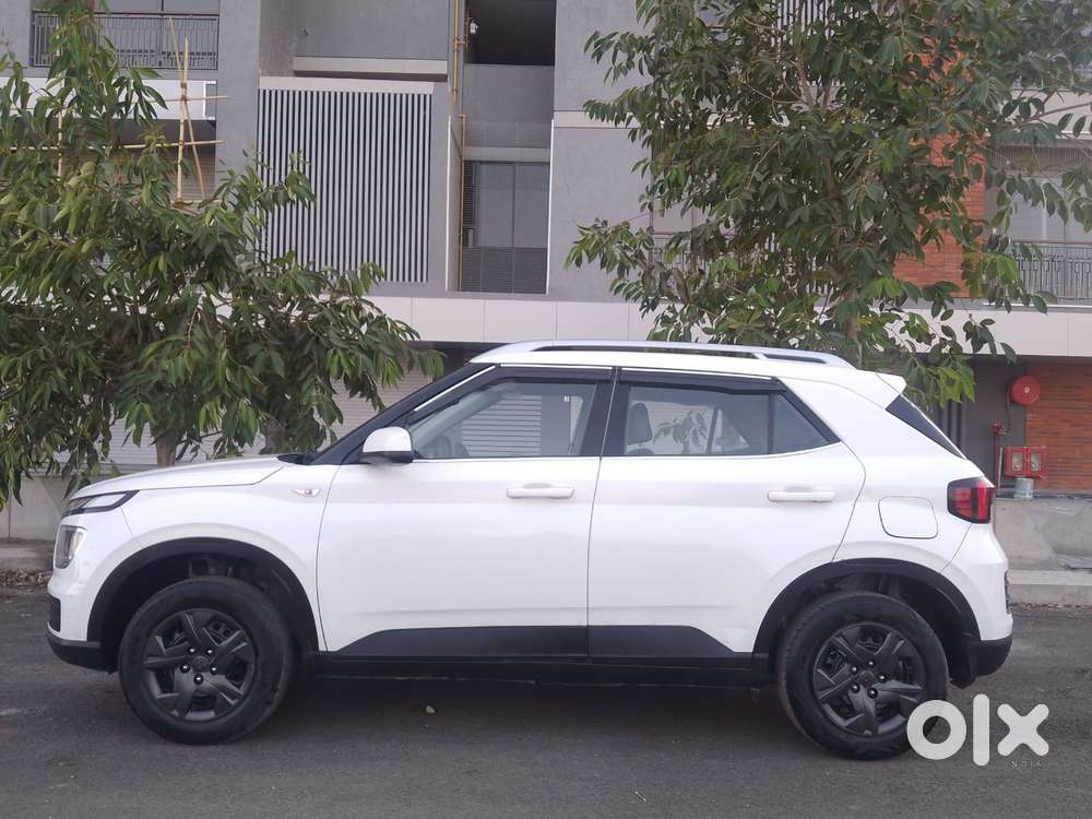Hyundai Venue, 2024, Cng & Hybrids