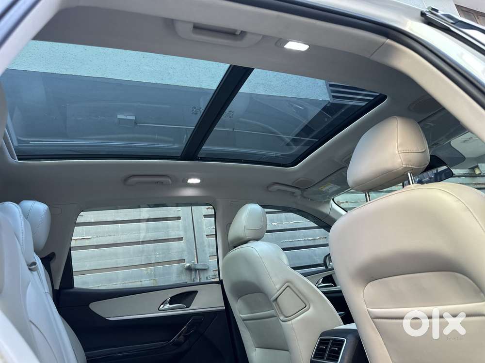 Mahindra Xuv700 2.2 Ax 7 Diesel At Luxury Pack Str, 2022, Diesel