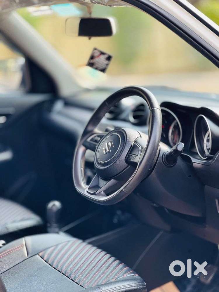 Maruti Suzuki Swift 1.3 Zxi, 2023, Petrol