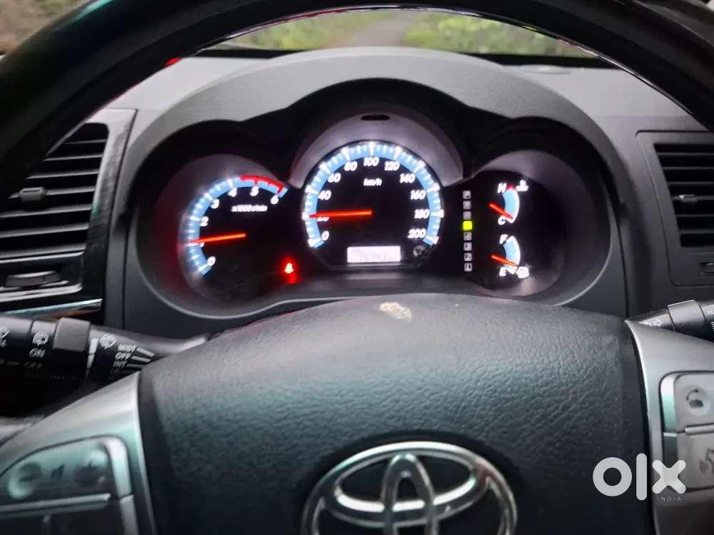 Toyota Fortuner 2016 4 × 4 .3l Automatic