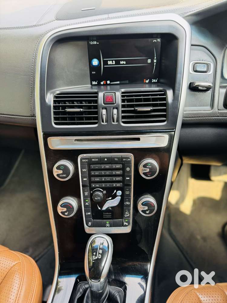 Volvo Xc60 D5 Awd Automatic, 2016, Diesel