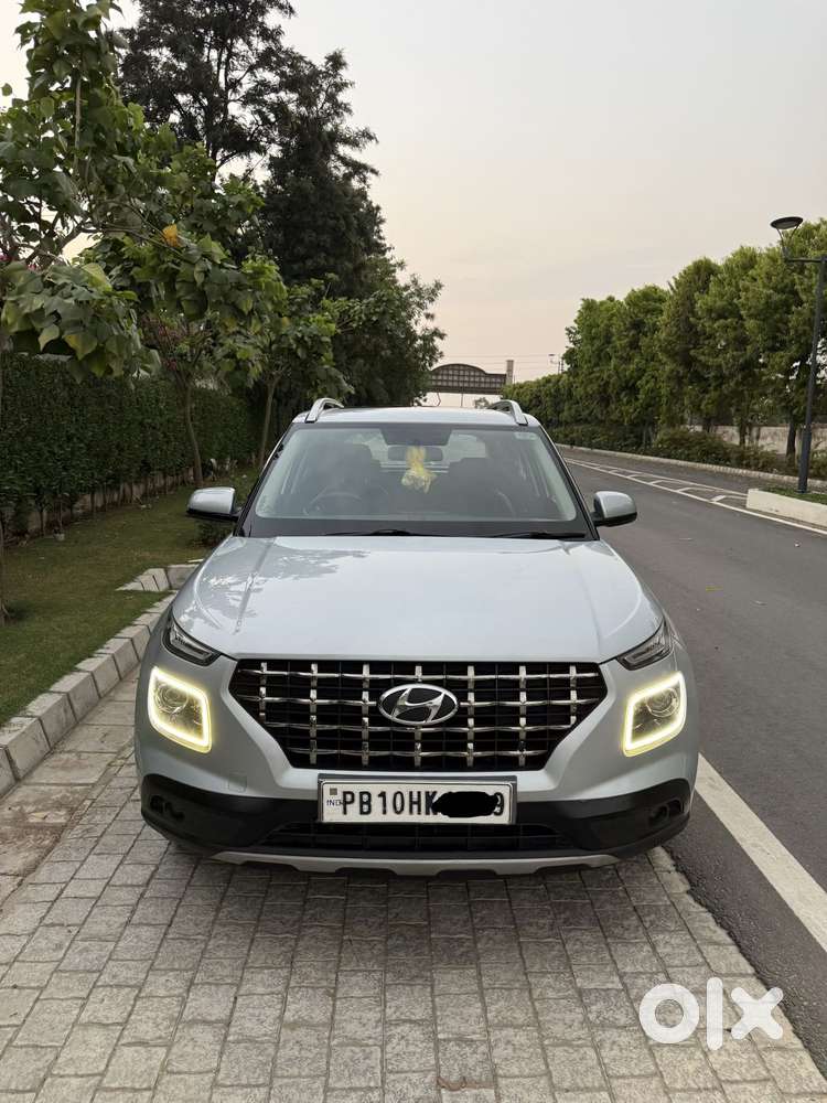 Hyundai Venue Sx (o) Mt 1.5 Diesel, 2020, Diesel
