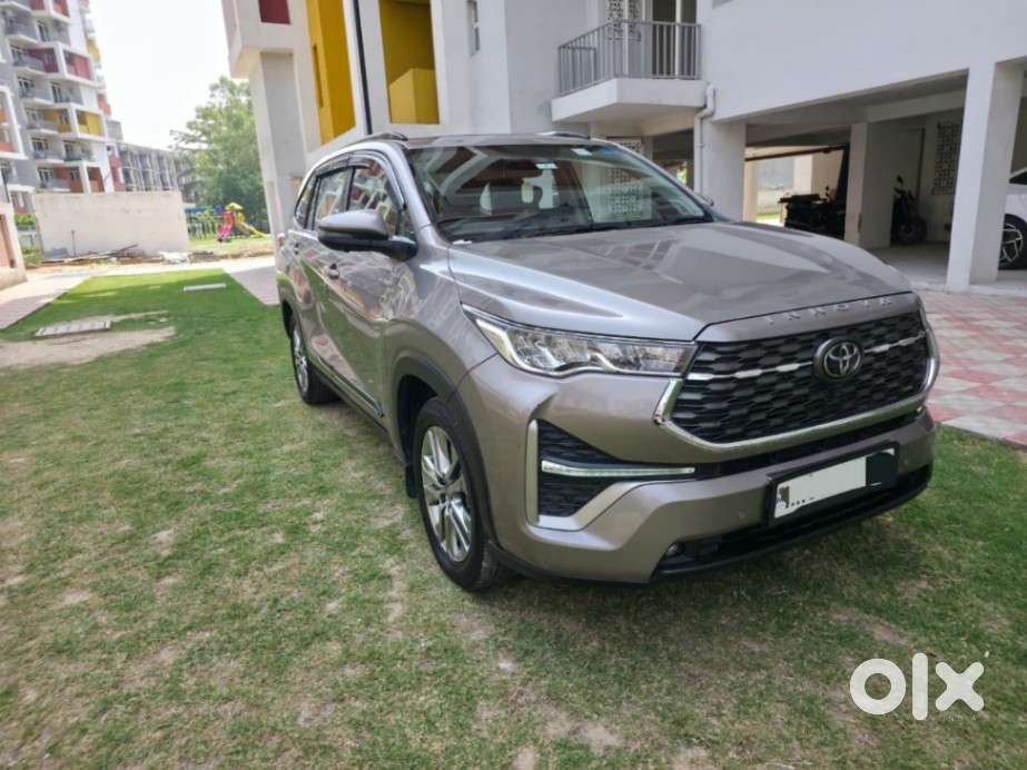 Toyota Innova Hycross 2.0 Zx (o) Hybrid 7 Str, 2023, Petrol