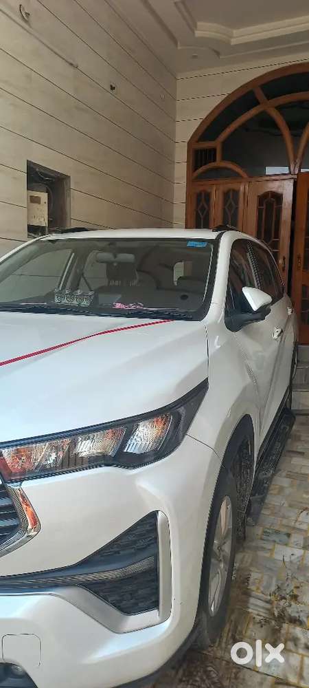 Toyota Innova Hycross 2024 Petrol 9000 Km Driven