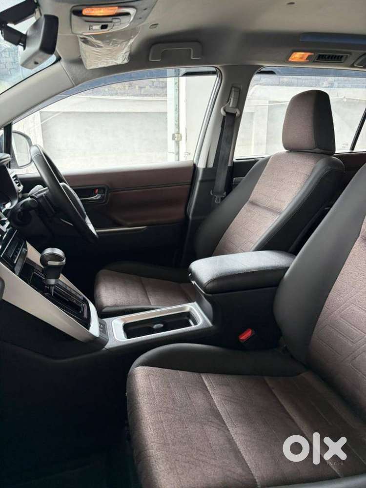 Toyota Innova Hycross 2.0 Vx Hybrid 7 Str, 2023, Petrol
