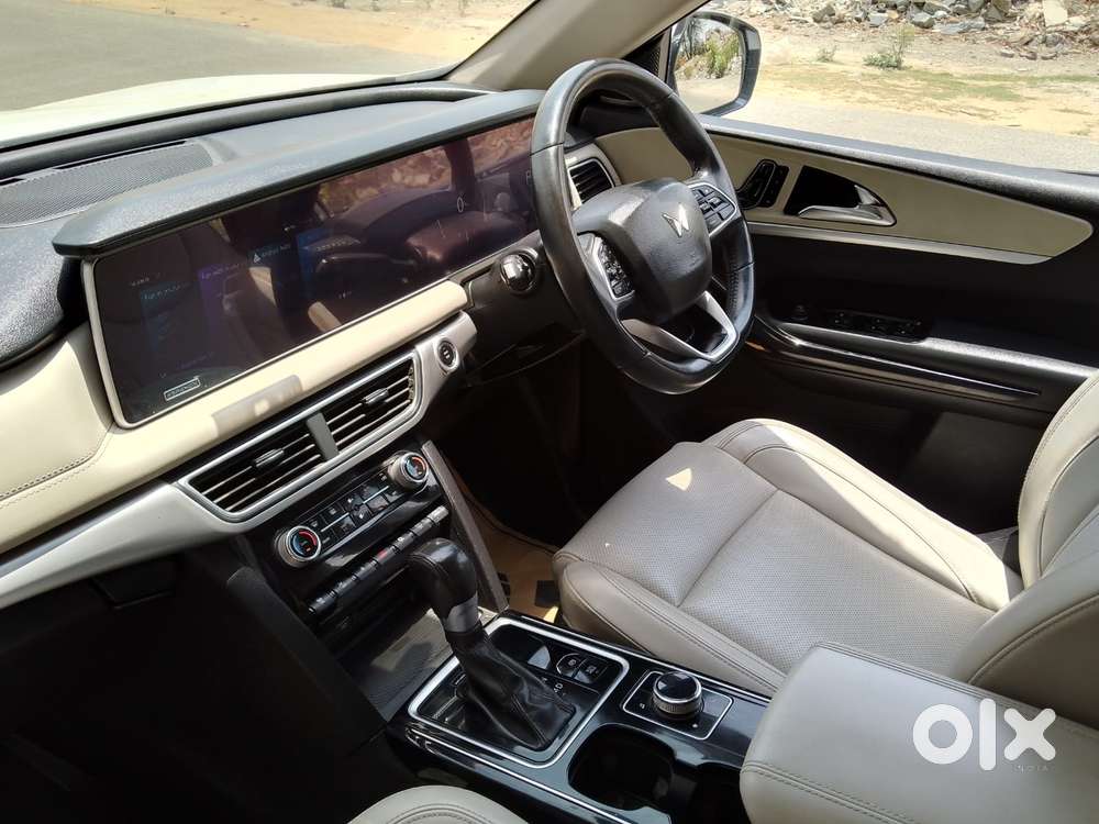 Mahindra Xuv700 2.2 Ax 7 Diesel At Str Awd, 2023, Diesel