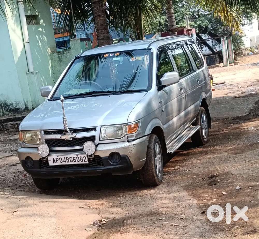 Chevrolet Tavera Neo 2014