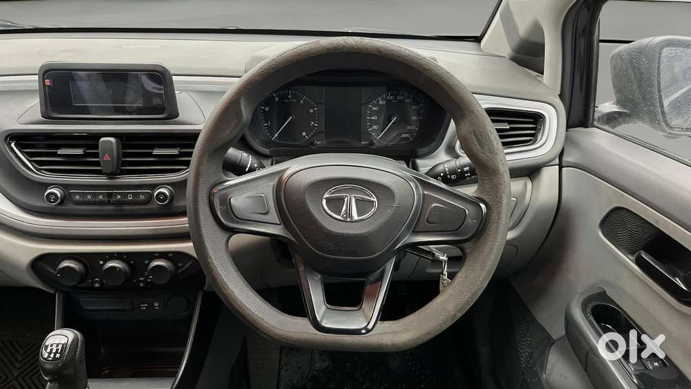 Tata Altroz 1.2 Xe, 2020, Petrol