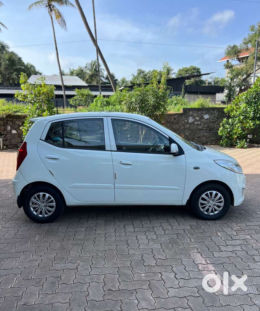Hyundai I10 Asta Sunroof At, 2013, Petrol