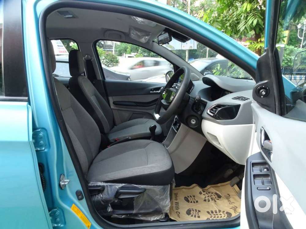 Tata Tiago 1.05 Revotorq Xz Plus Dualtone, 2025, Petrol