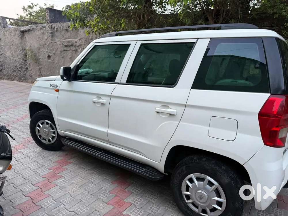 Mahindra Tuv 300 2017 Diesel Well Maintained
