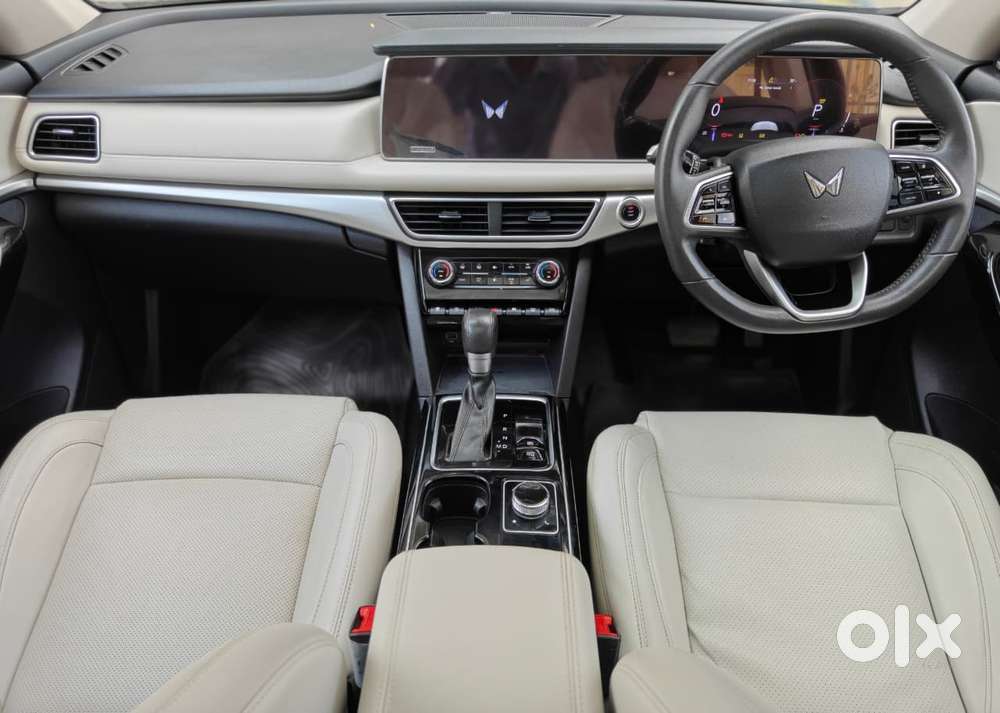 Mahindra Xuv700 2.2 Ax 7 Diesel At Luxury Pack Str, 2023, Diesel