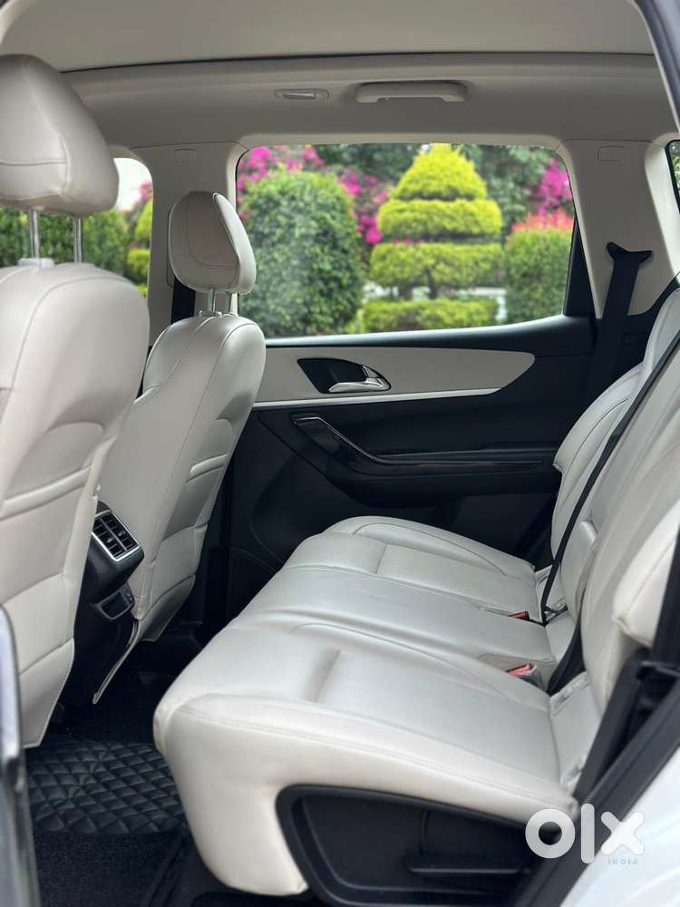 Mahindra Xuv700 2.2 Ax 7 Diesel At Luxury Pack Str, 2024, Diesel