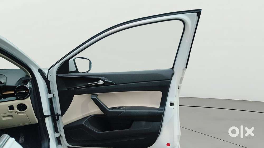 Skoda Slavia Style 1.0l Tsi Mt, 2022, Petrol