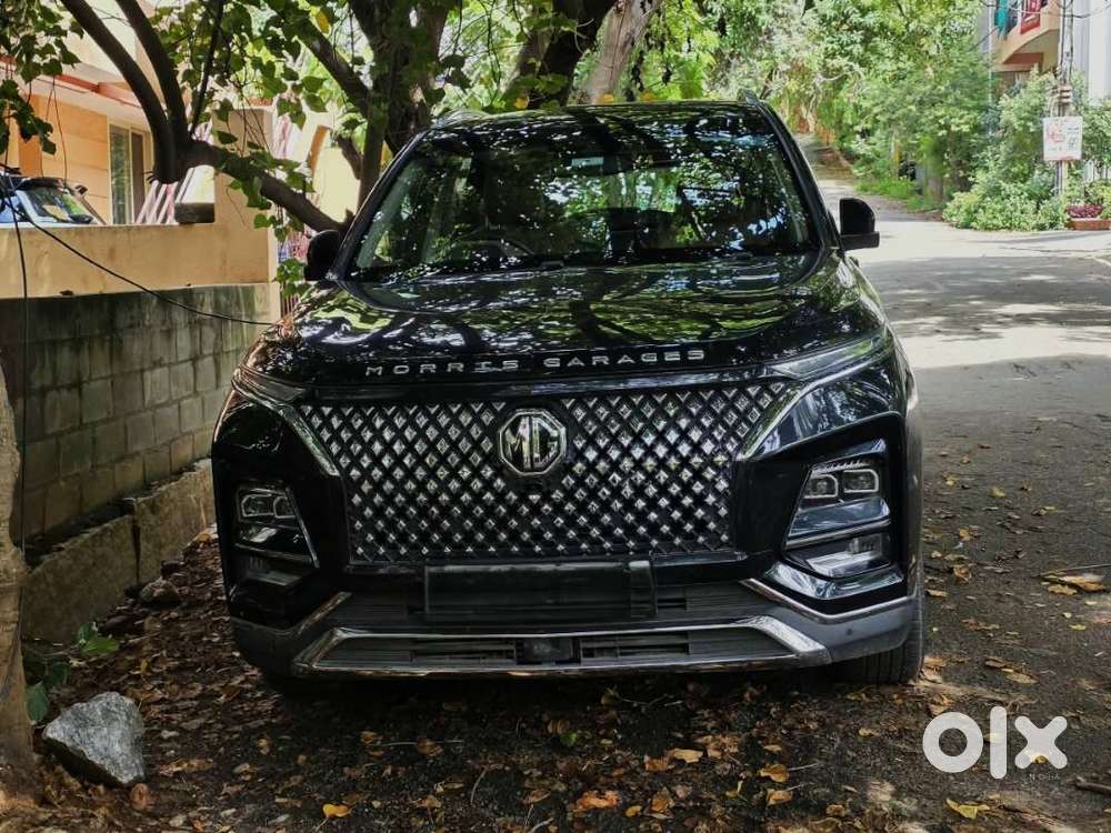 MG Hector Plus Savvy 2023 Petrol