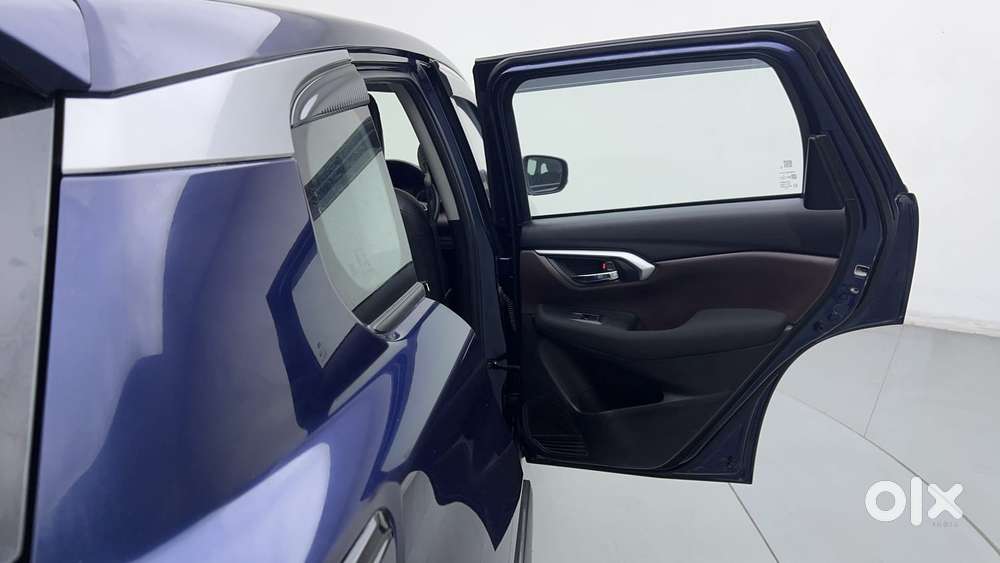 Maruti Suzuki Grand Vitara 1.5 Delta Smart Hybrid At, 2023, Petrol