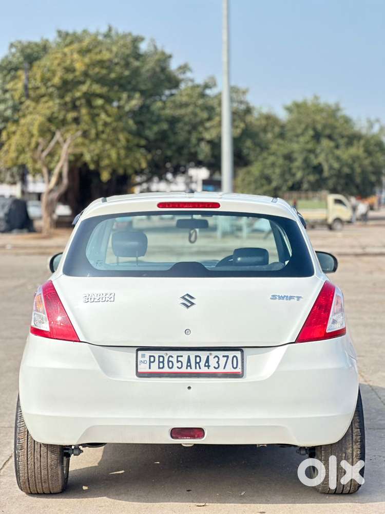 Maruti Suzuki Swift Vxi Optional, 2018, Petrol