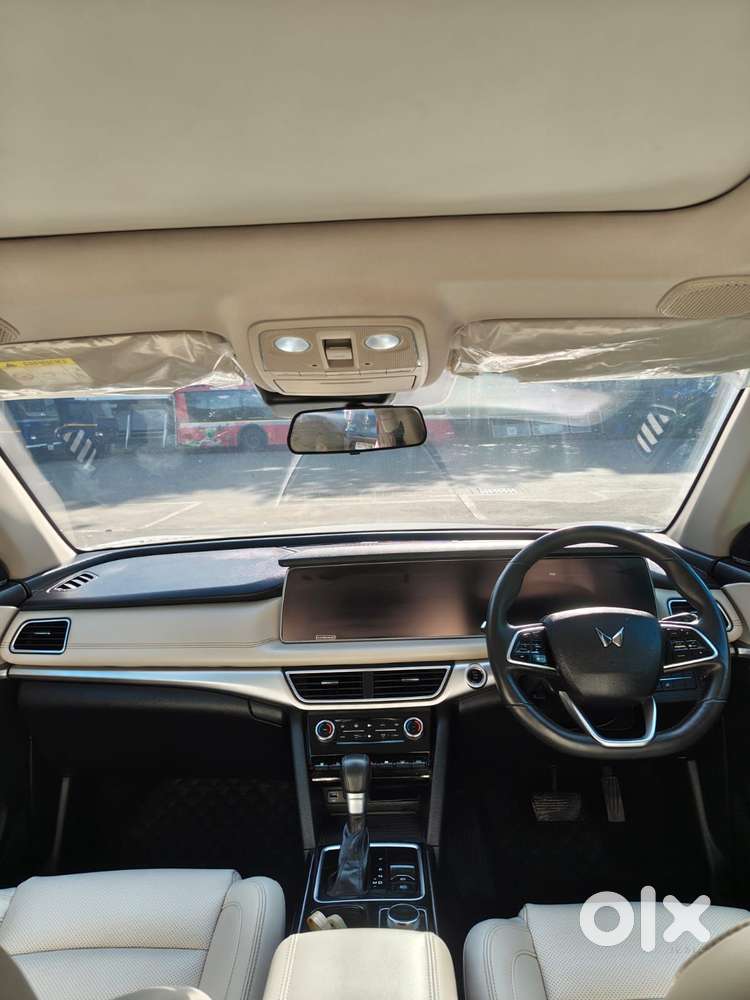 Mahindra Xuv700 Ax7l 6 Str At, 2023, Diesel