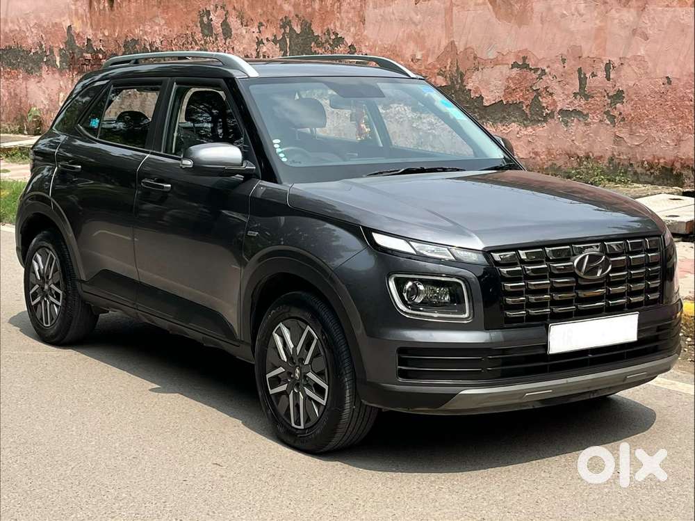 Hyundai Venue 1.0 S (o) Turbo Dct, 2023, Petrol