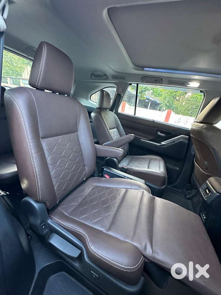 Toyota Innova Hycross 2.0 Zx Hybrid 7 Str, 2024, Petrol