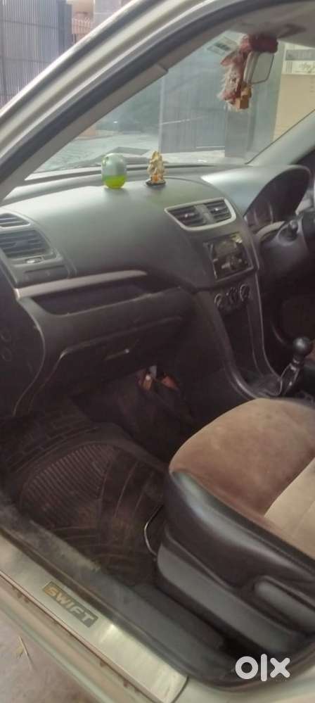 Maruti Suzuki Swift Vxi 1.2 Abs Bs-iv, 2012, Cng & Hybrids