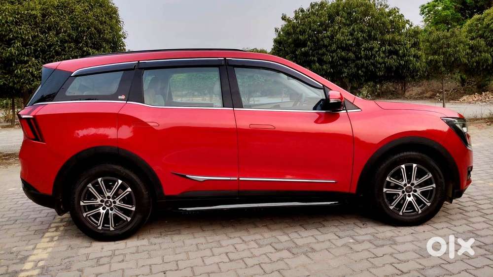 Mahindra Xuv700 2.0 Ax 7 Petrol At Str, 2022, Petrol