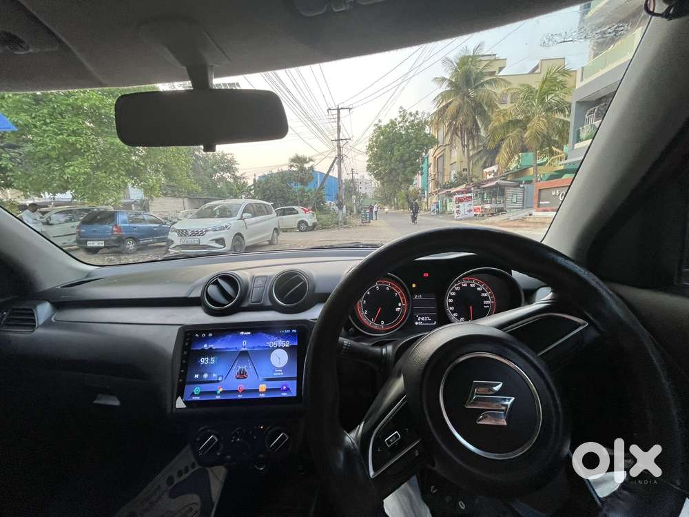 Maruti Suzuki Swift Vxi + Manual, 2022, Petrol