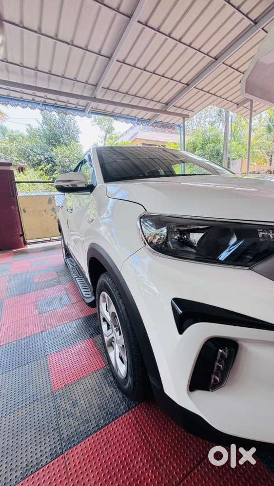 Kia Sonet 2023 Petrol Well Maintained