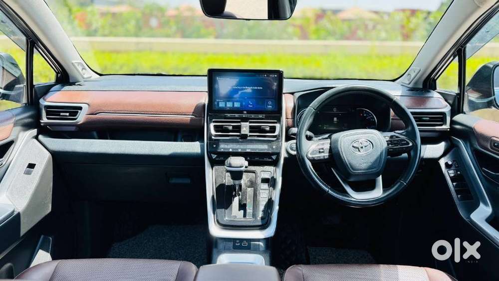 Toyota Innova Hycross 2.0 Zx (o) Hybrid 7 Str, 2023, Petrol