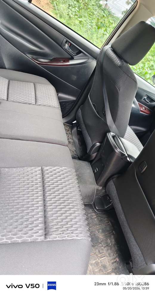 Toyota Innova Crysta [2020-ongoing] 2.4 Gx 8 Str, 2025, Diesel