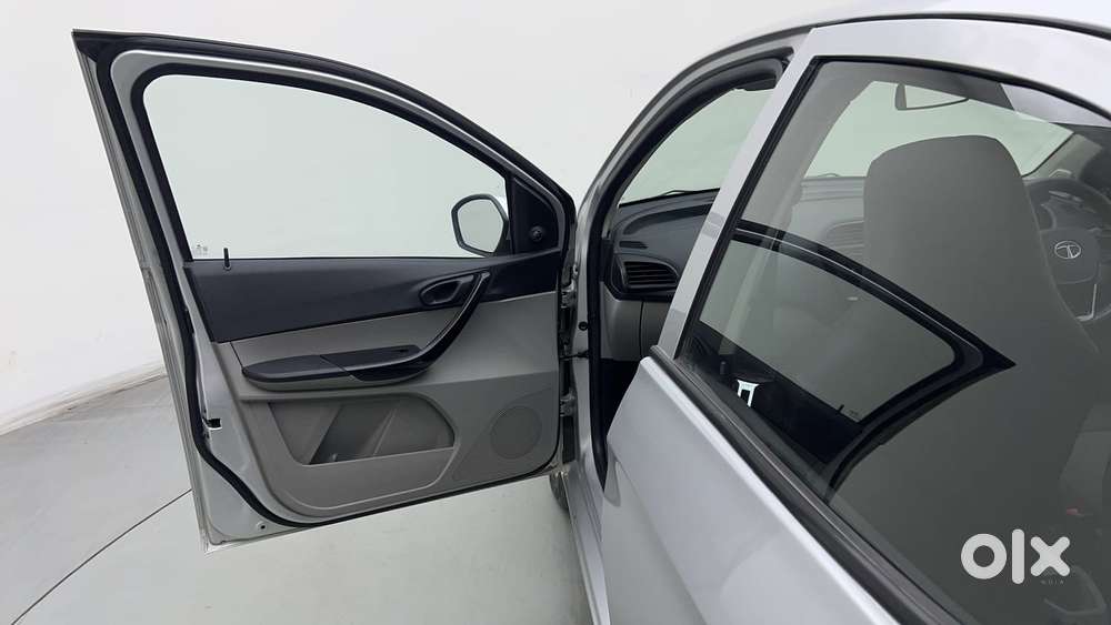 Tata Tiago 1.2 Revotron Xm, 2018, Petrol