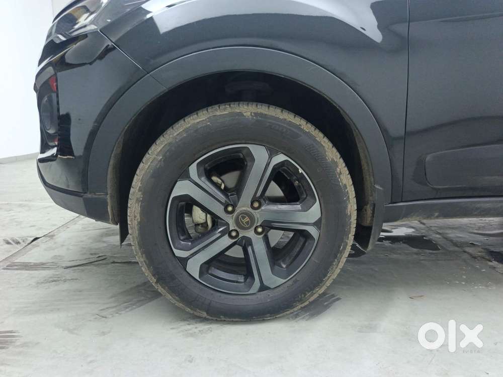 Tata Nexon 1.5 Revotorq Xza Plus Luxs Red Dark Edition Amt, 2023, Di..