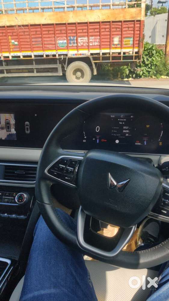 Mahindra Xuv700 Ax7 Luxury Diesel Manual | Top Variant | 48,000 Km