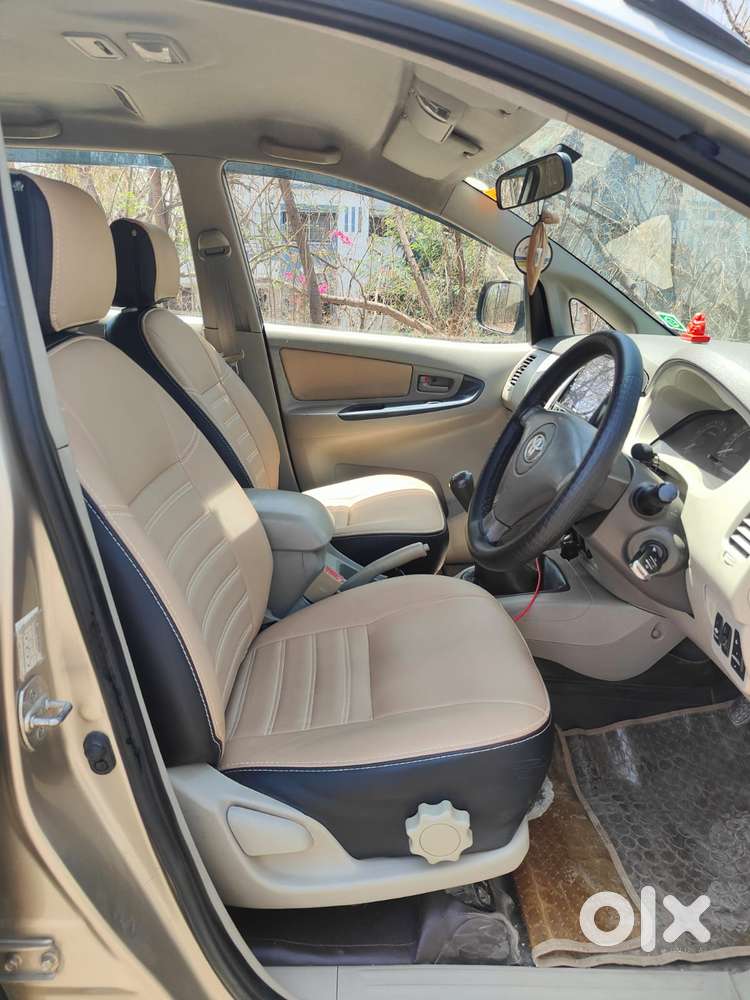 Toyota Innova 2.5 Gx 7 Seater Bs Iv, 2010, Diesel