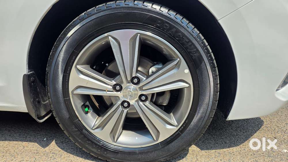 Hyundai Verna 1.6 Sx (o) Vtvt, 2017, Petrol