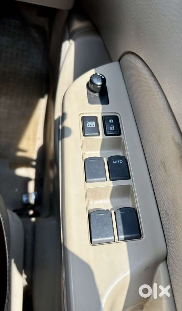 Maruti Suzuki Swift Dzire Vxi 1.2, 2012, Petrol